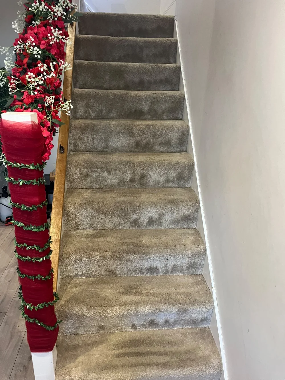 Stairs carpet before cleaning
